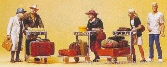 Preiser 10459 Pedestrians -- Travellers w/Luggage Carts 