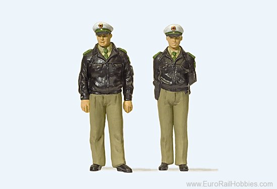 Preiser 63100 Standing policemen, green uniform. Federal Re