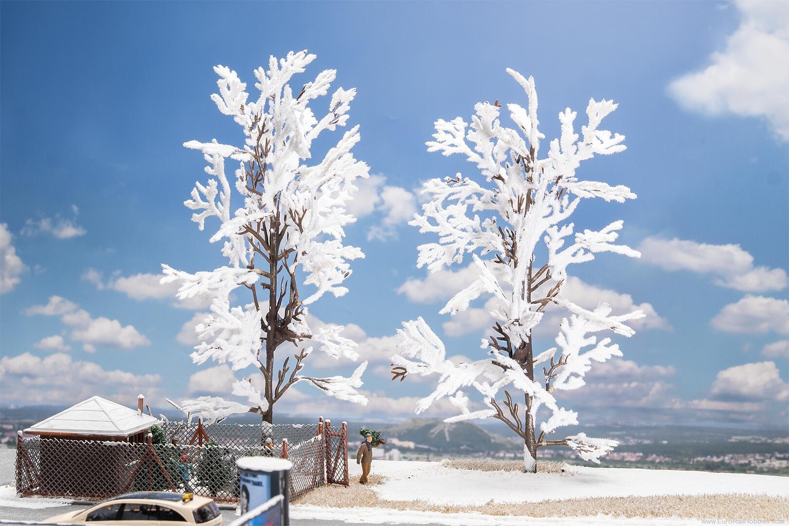 Faller 181584 2 Beech trees, snow-covered