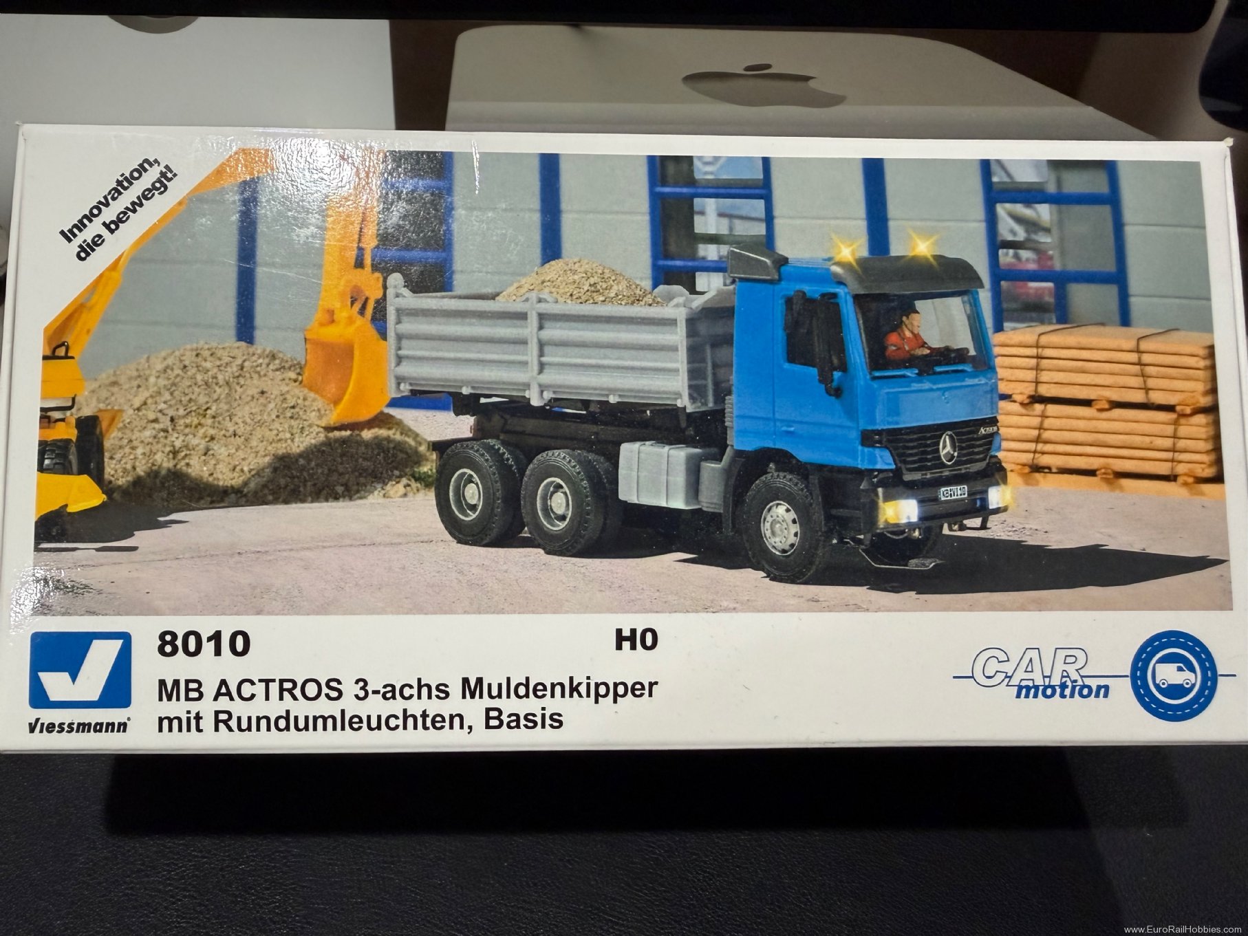 Pre-Owned & Collectibles -AN-VM-8010 Used - Like NEW - H0 MB ACTROS 3-axle dump tr