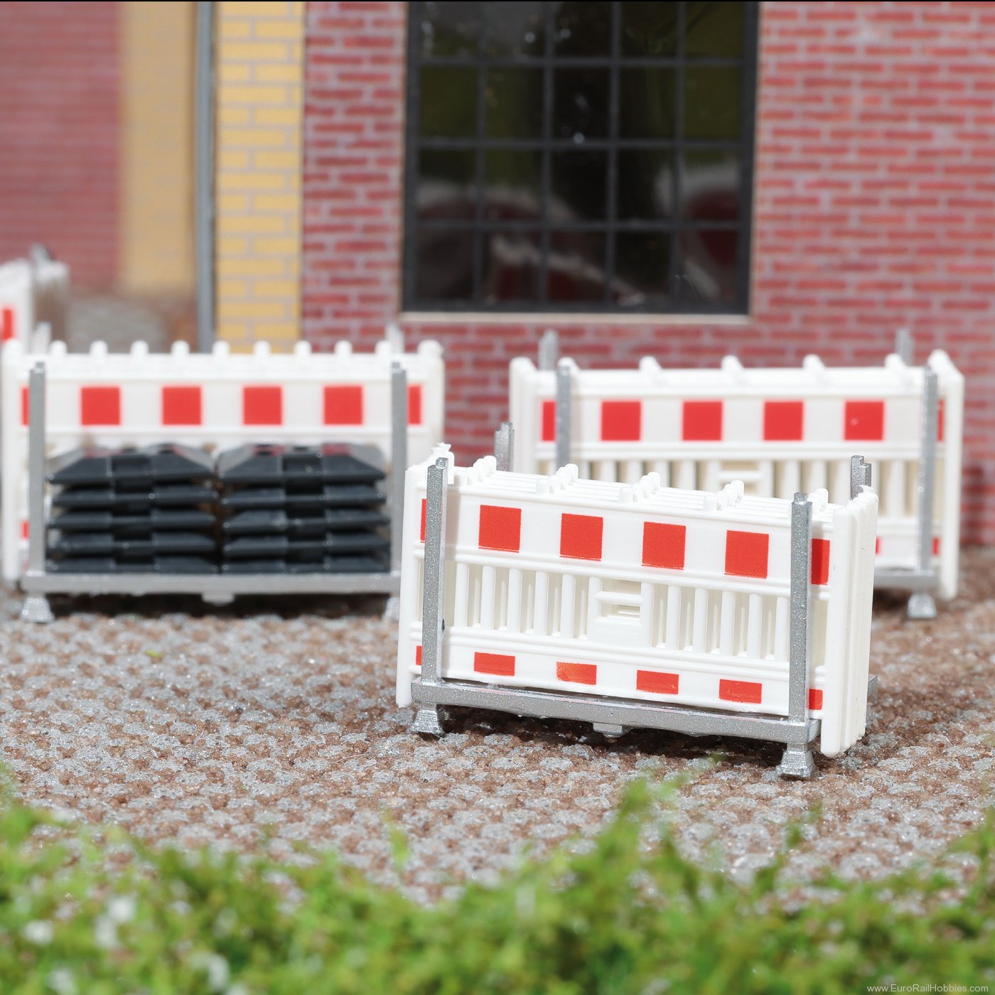 Busch 1866 Busch Transport racks with barricades