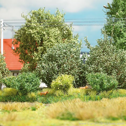 Busch 3607 Busch 3 Bushes, summer