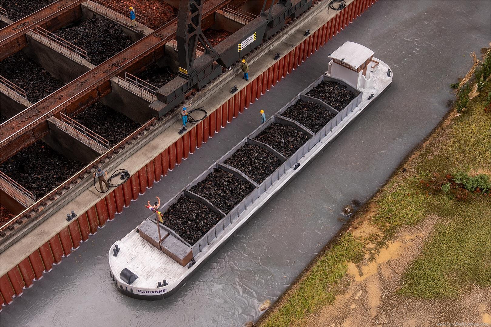 Faller 131018 River Freighter Ship