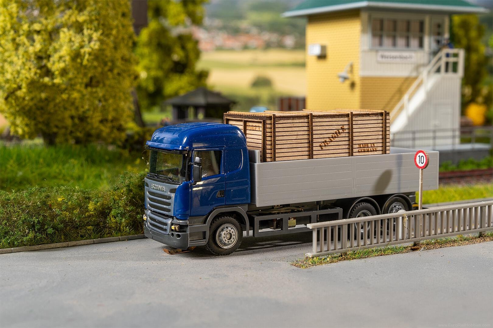 Faller 161325 Lorry Scania R 13 HL Platform with wooden cra