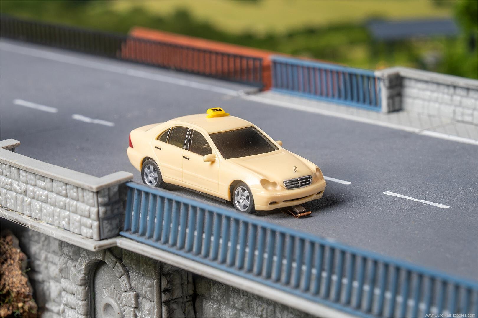 Faller 161426 MB C-Class Taxi (HERPA)