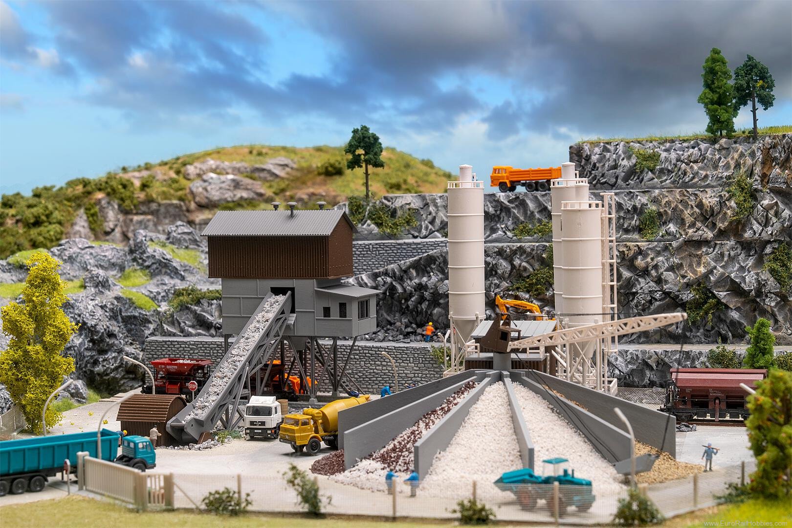 Faller 222228 Concrete mixing plant with gravel loading sil