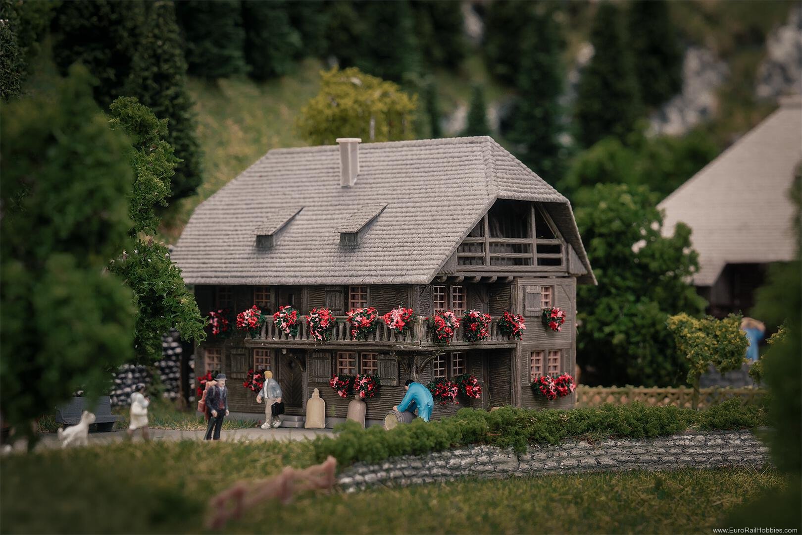 Faller 232011 Clockmaker's house with figure Anniversary mo