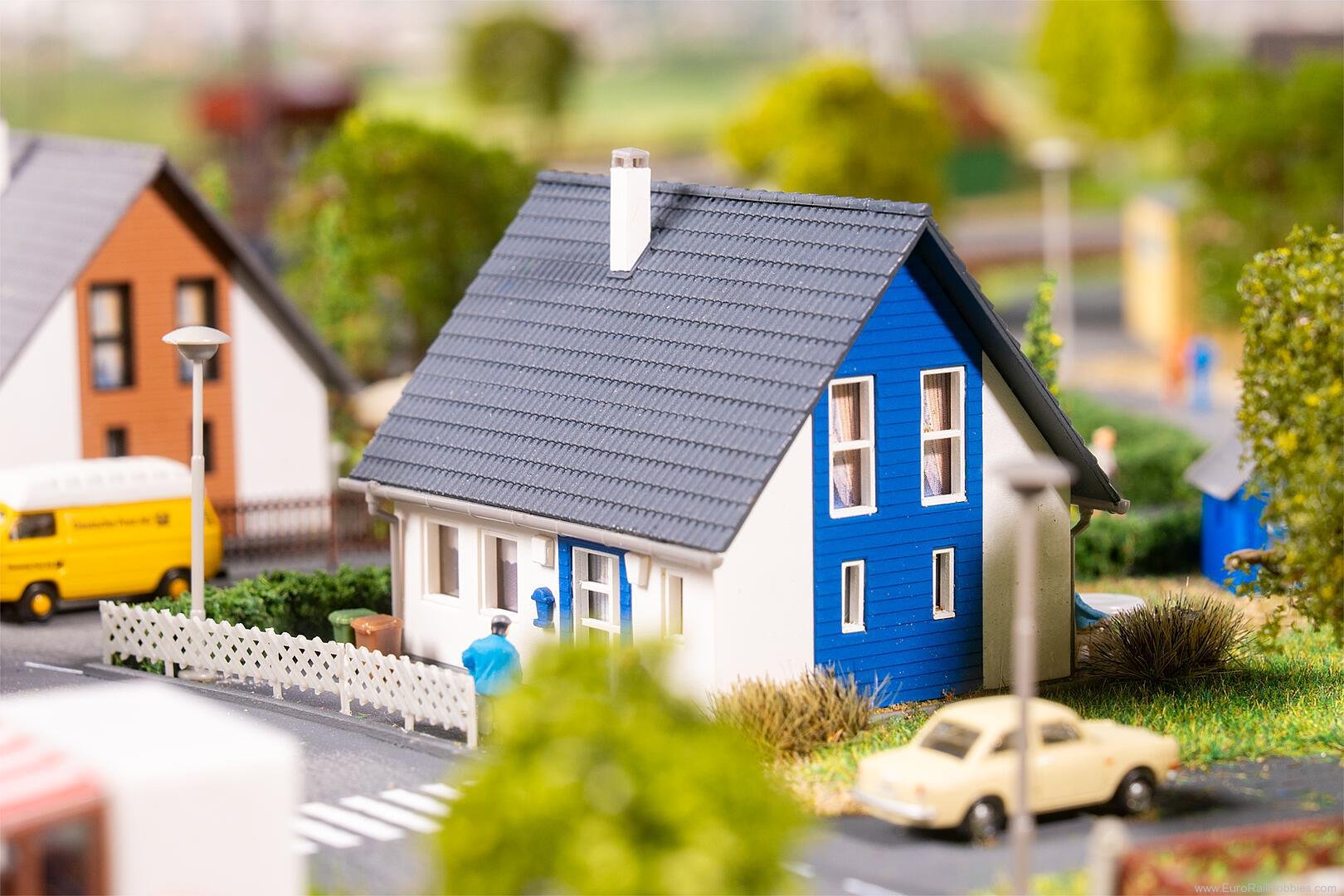 Faller 232146 Detached house, blue