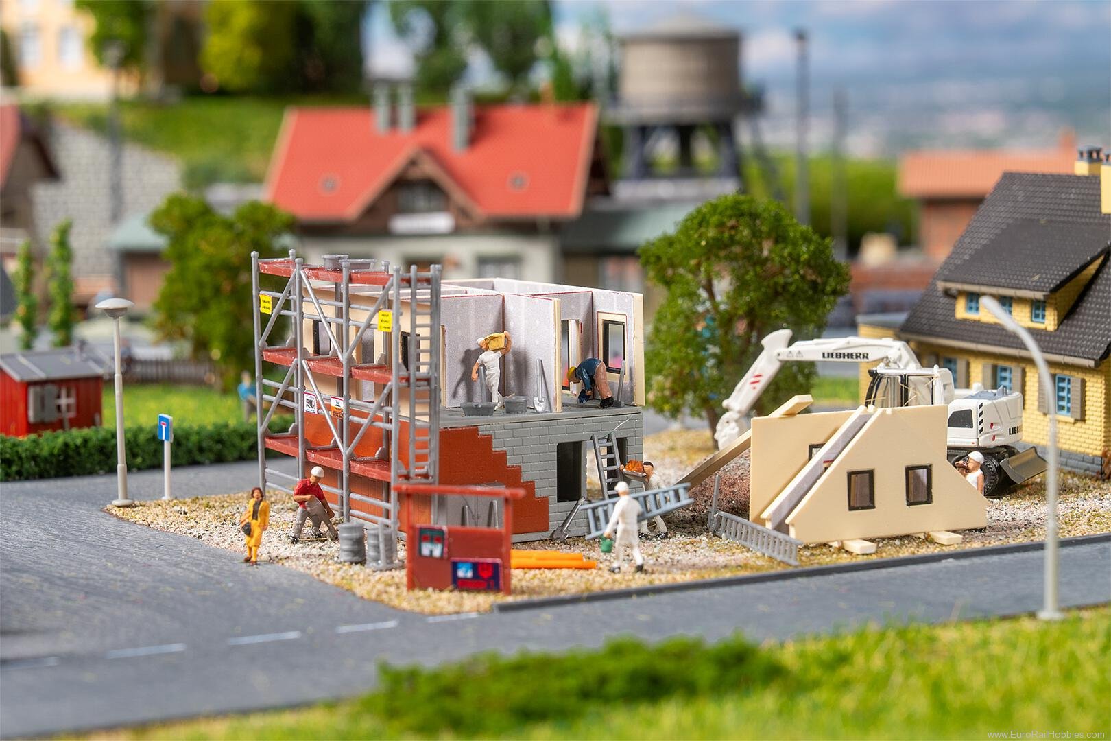 Faller 232149 Prefabricated house under construction