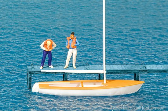 Preiser 10678 Sailors, putting on life jackets. Sailing boa