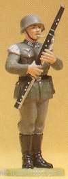 Preiser 56044 Soldiers 1:25 -- Musician Standing w/Bassoon