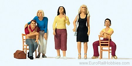 Preiser 65361 Sitting and standing persons