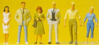 Preiser 68210 Passers-by 1:50 