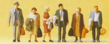 Preiser 75027 Passengers -- w/Bags Waiting  1:120