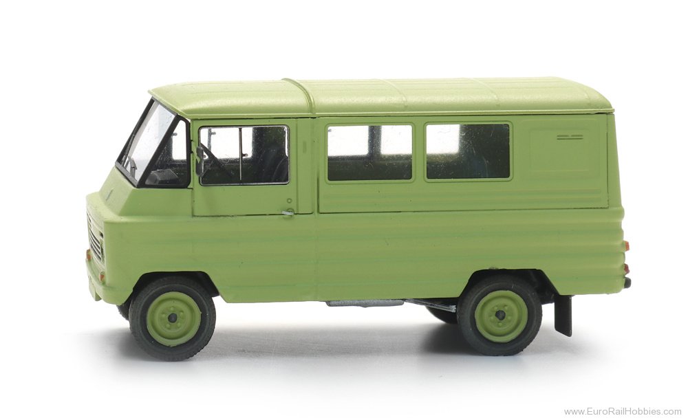 Artitec 387.742 Zuk A06 minivan green