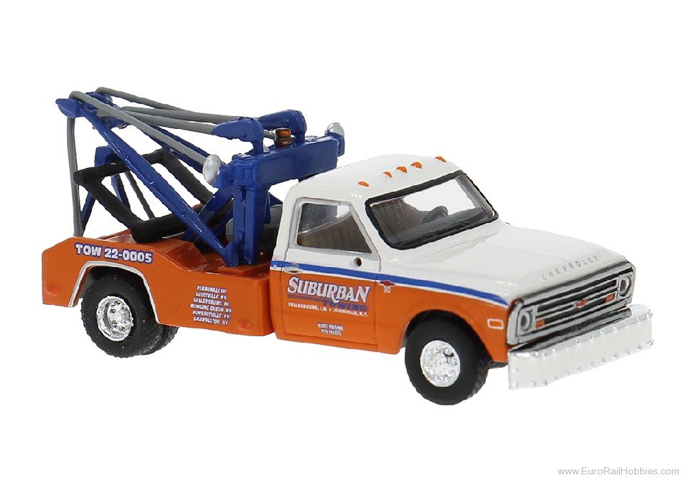 Brekina 19667 Brekina, Chevrolet C 30 Tow Truck Suburban 