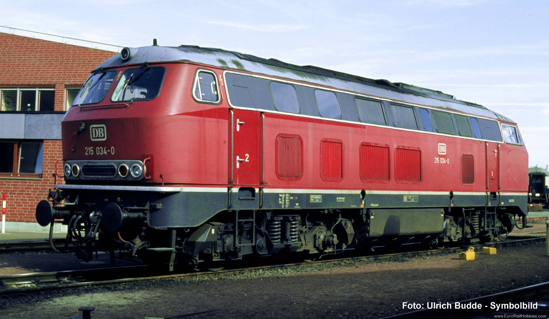 Piko 22062 DB BR 215 Diesel Locomotive (DCC w/Sound)