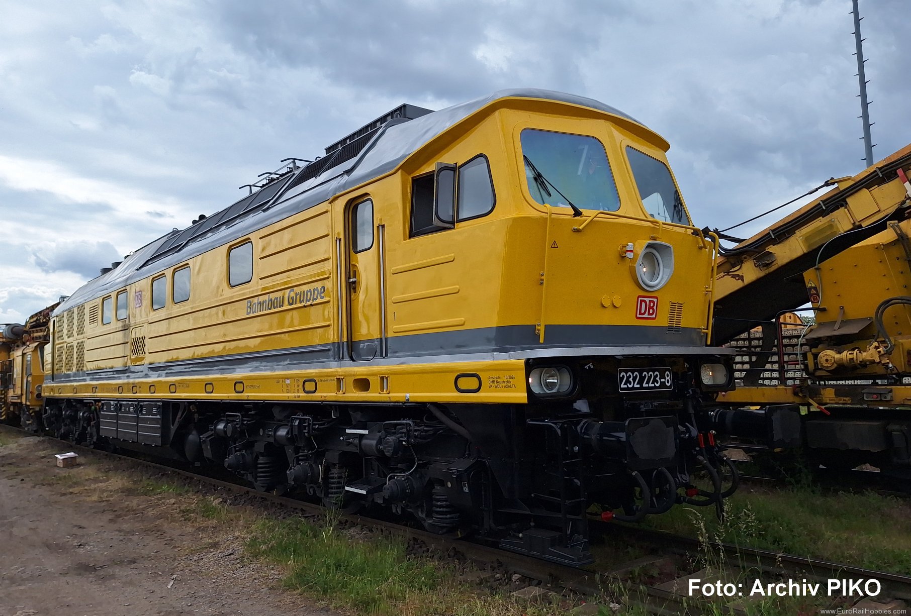 Piko 37589 DB BR 232 Bahnbau Diesel Locomotive w/Sound