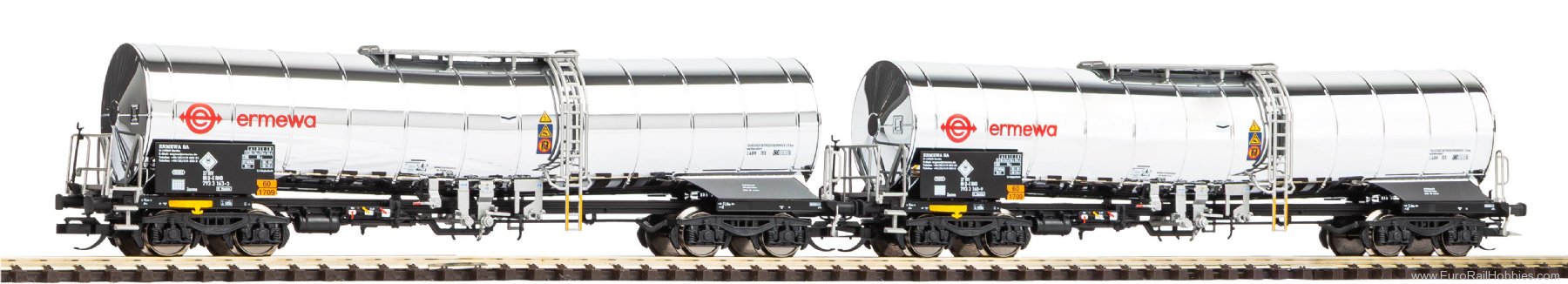 Piko 47683 2 Piece 'Ermewa' Chemical Tank Car Set