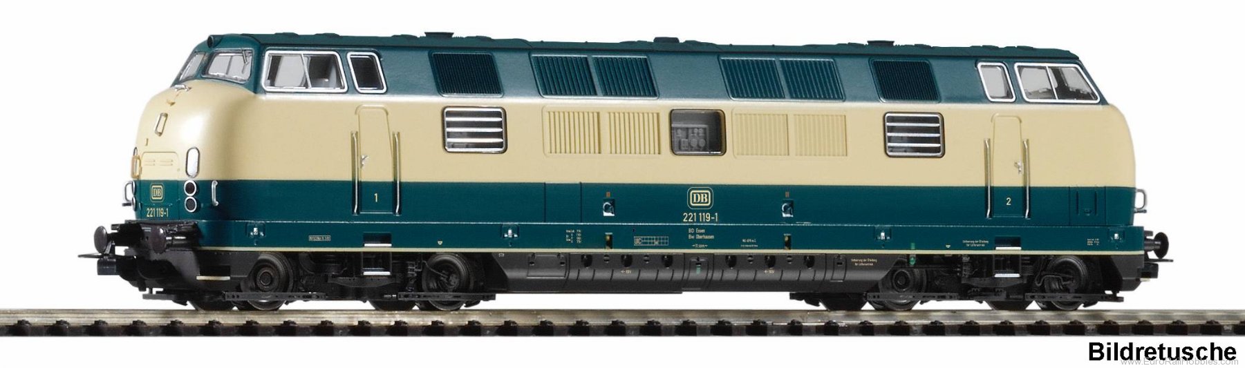 Piko 52618 DB BR 221 Diesel Locomotive DCC w/Sound