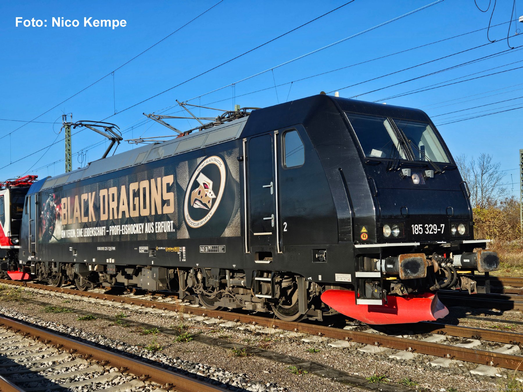 Piko 57878 BR 185 329 'Black Dragons' Electric Locomotiv