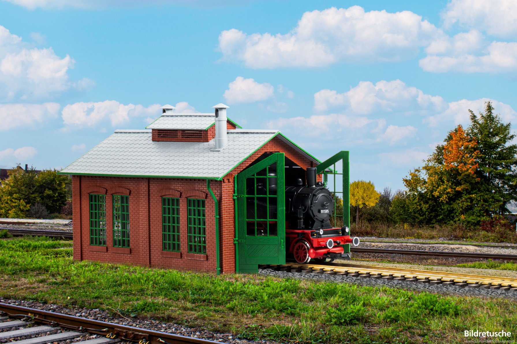 Piko 65004 Stall Locomotive Shed (Short)